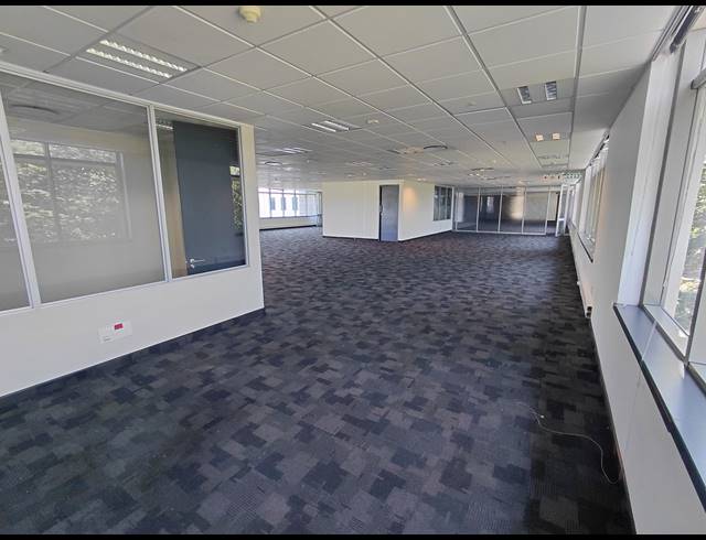 6,747M² OFFICE TO LET IN WATERFALL